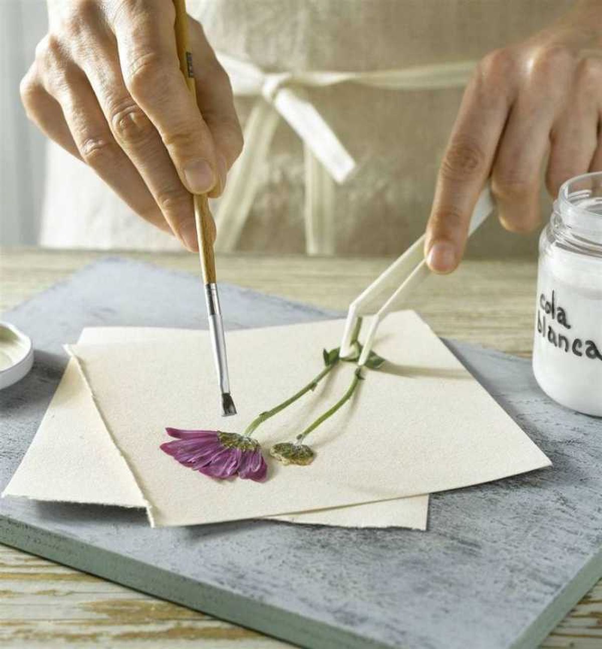 Hacer cuadros flores secas.