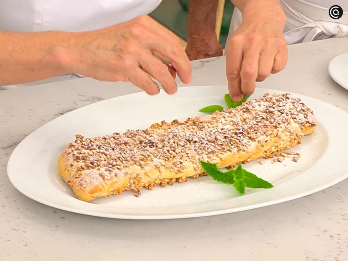Sirve y decora la pantxineta de arroz con leche