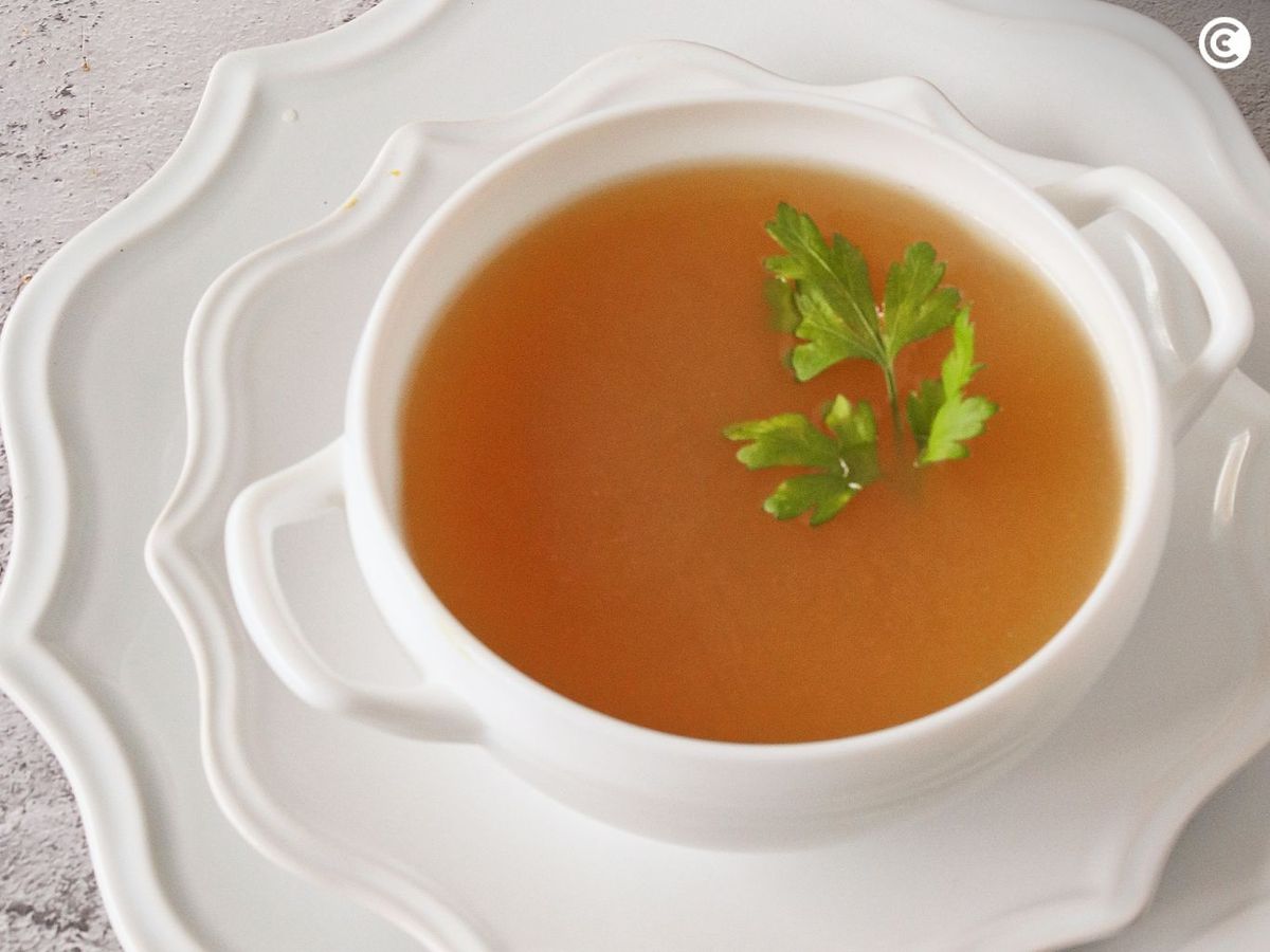 Consomé casero