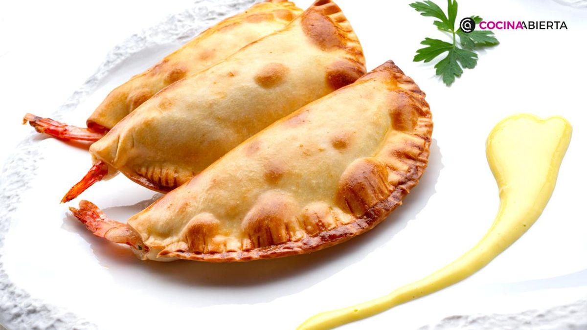 Deliciosa receta de empanadillas de gambas con salsa alioli