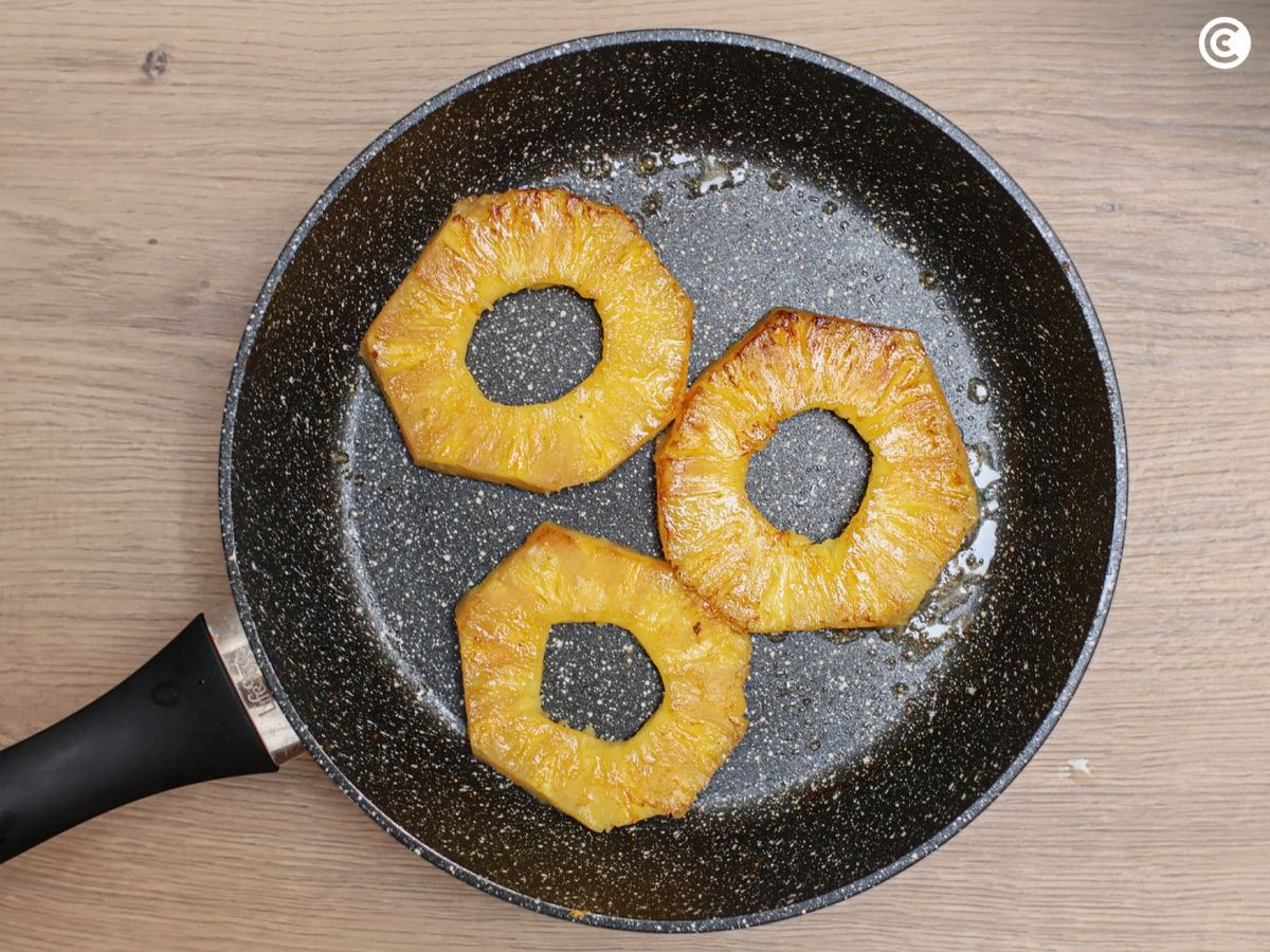 Dorar la piña a la plancha