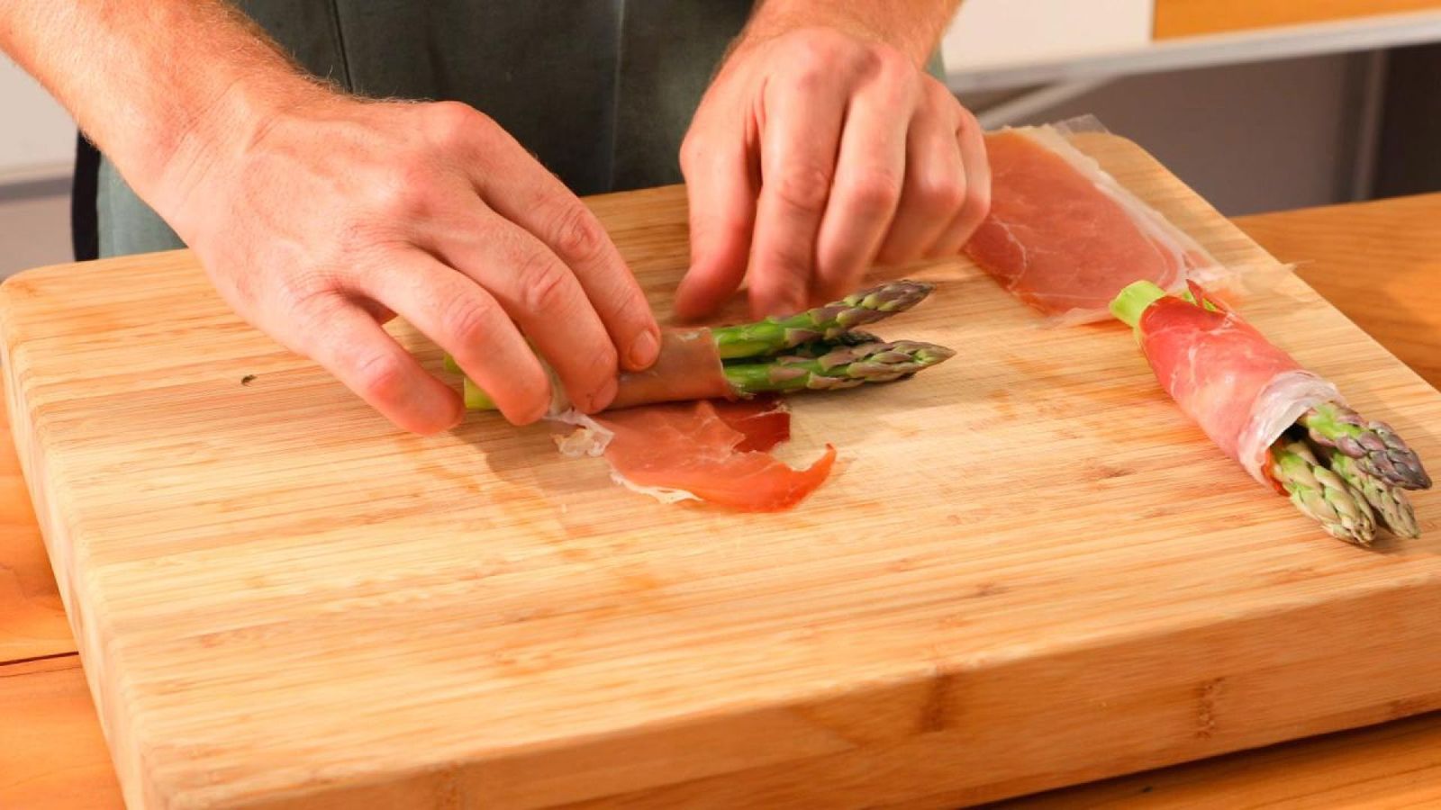Espárragos trigueros con jamón Paso 2 Espárragos trigueros con jamón Paso 2