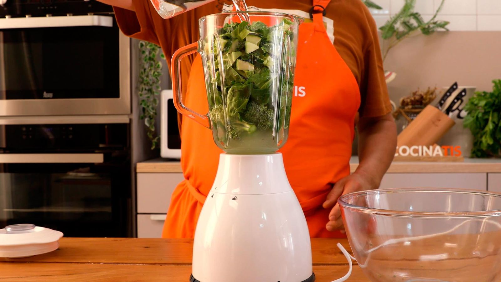Receta de batido detox verde paso 4 Receta de batido detox verde paso 4