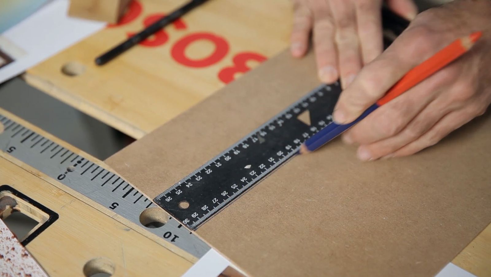 Cómo hacer un portaretratos de madera paso 1 Cómo hacer un portaretratos de madera paso 1