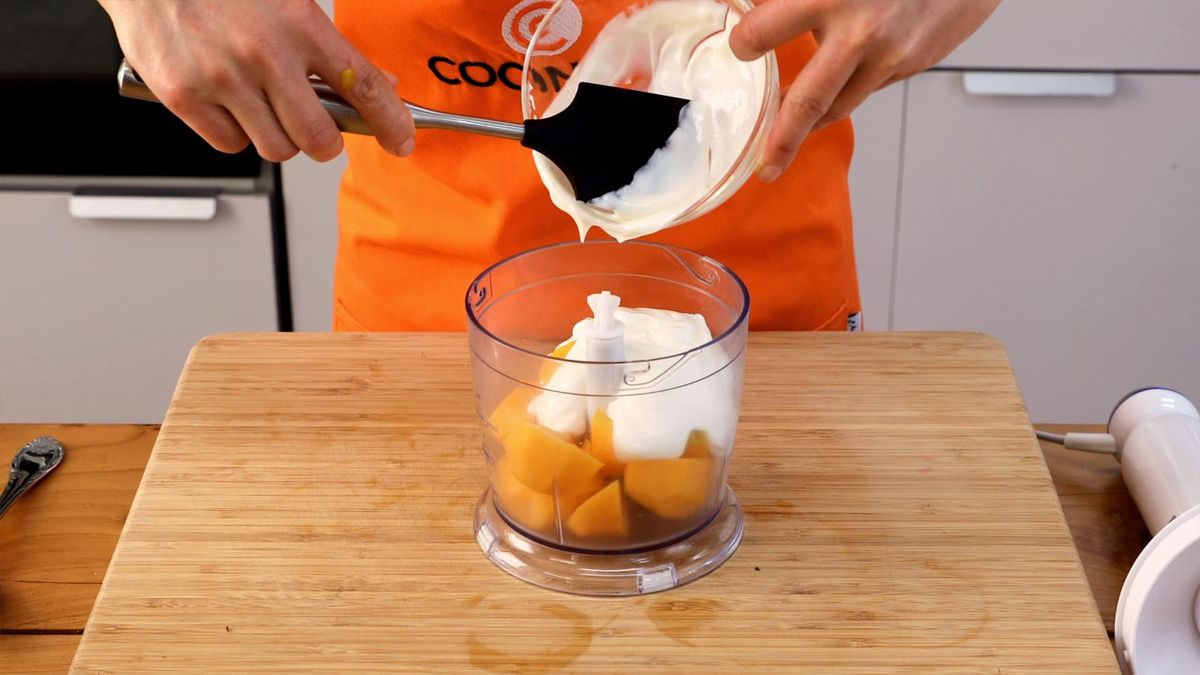 Receta de polos de melocotón y yogur natural  paso 2