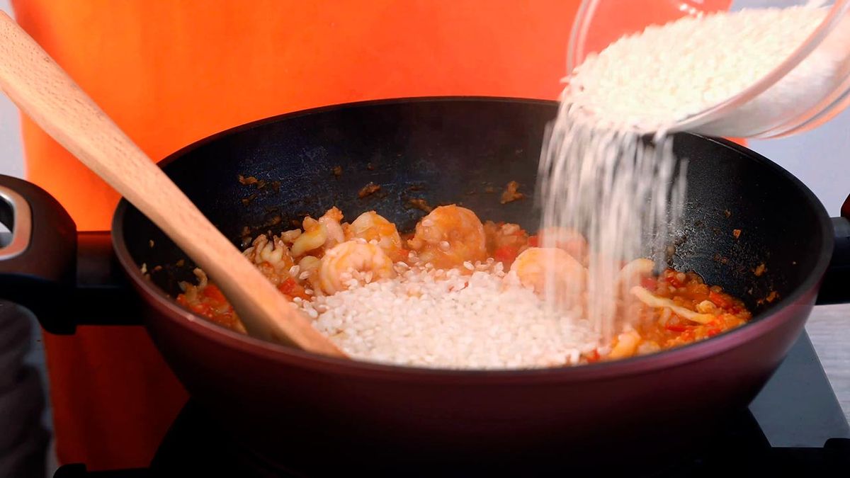 Receta de arroz caldoso marinero  paso 3