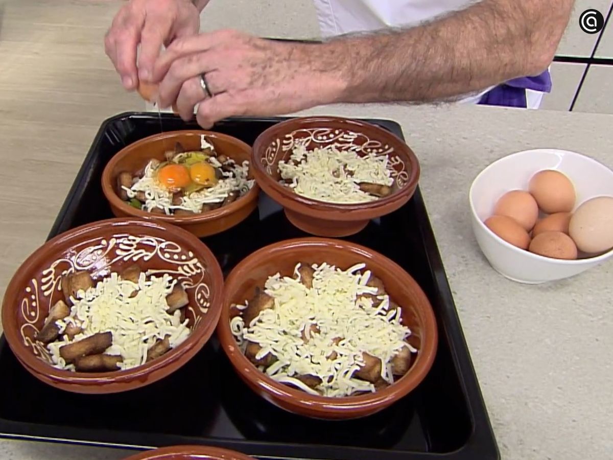 Montamos las cazuelas y las preparamos para meter al horno