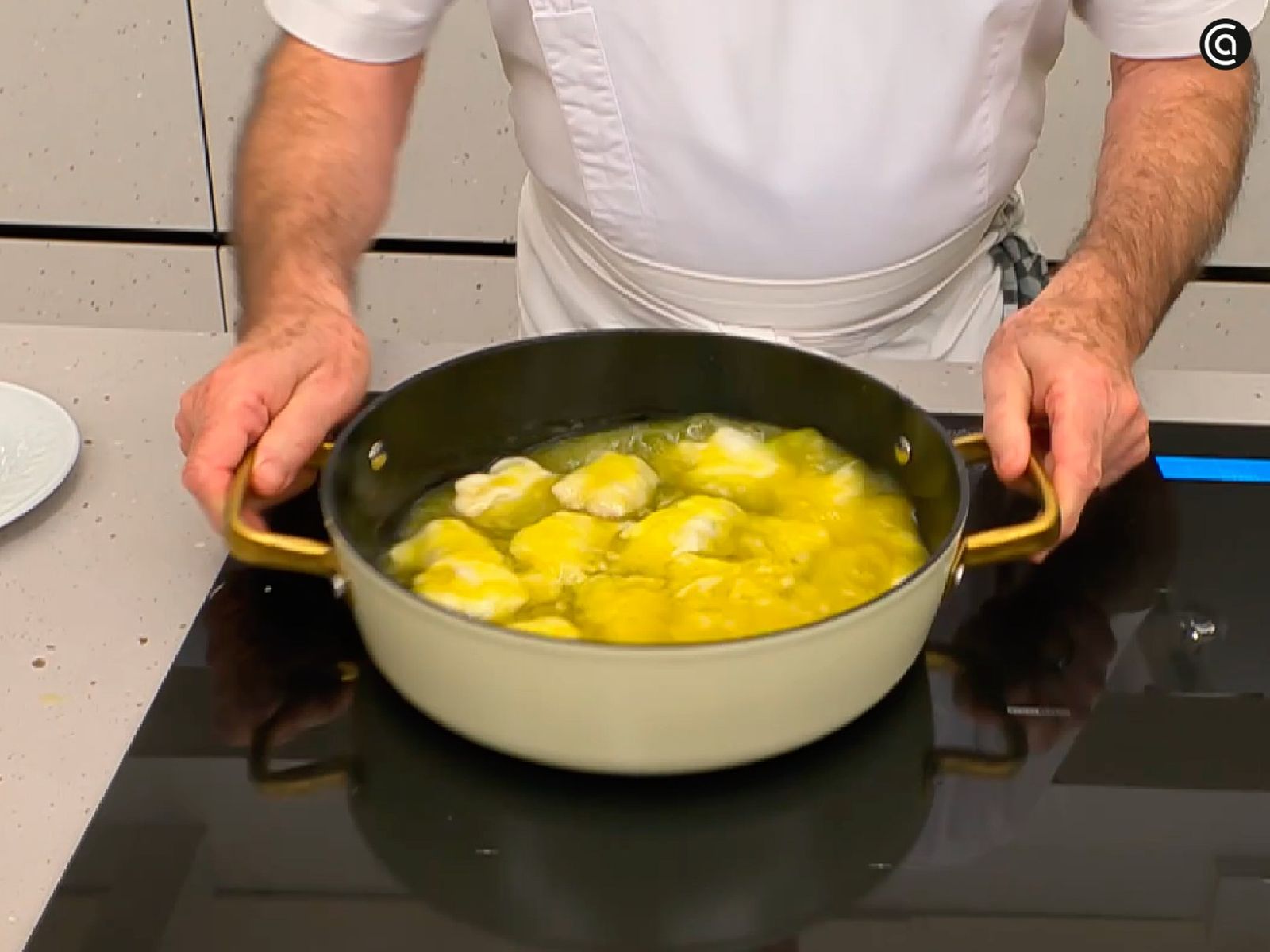 El movimiento suave de la cazuela es el más conocido