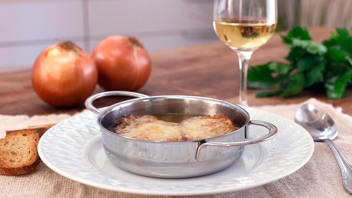 Receta tradicional de sopa de cebolla   paso 7