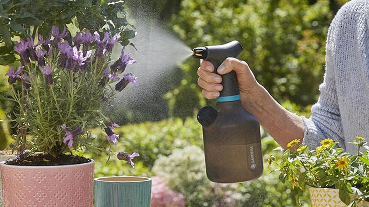 pulverizador easypump para uso en plantas interior gardena