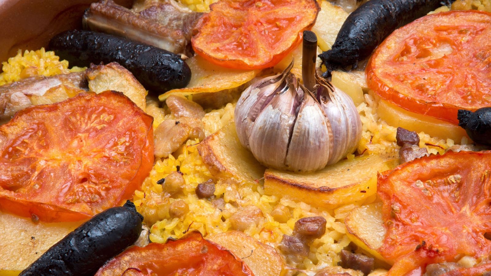 El arroz al horno es un plato perfecto para disfrutar en familia