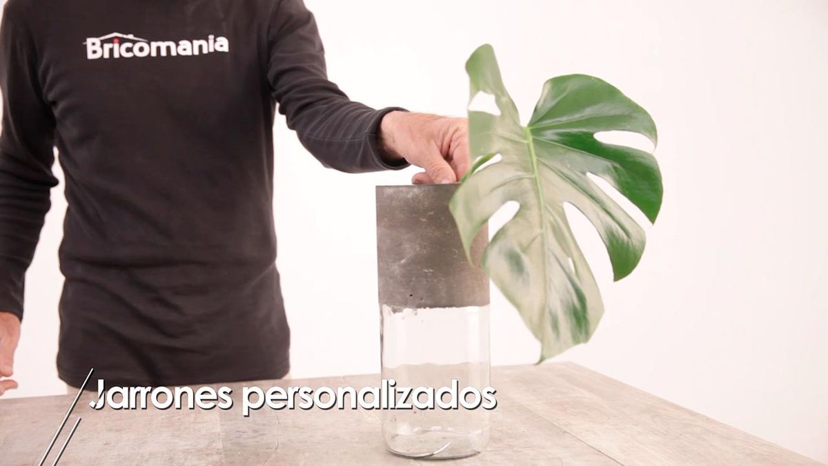 Hacer un jarrón con un tarro de cristal y hormigón paso 7