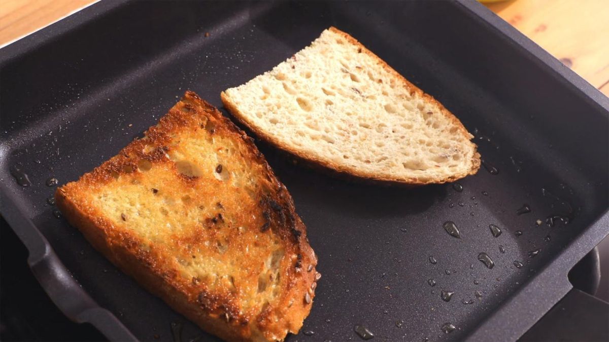 Tuesta las rebanadas de pan para un sabor crujiente y dorado perfecto