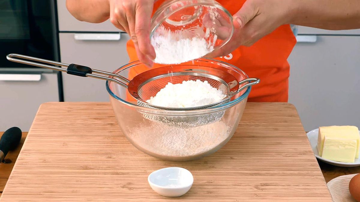 Receta de tarta de coco y dulce de leche  paso 1