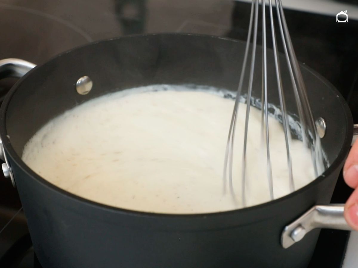 Prepara la bechamel casera
