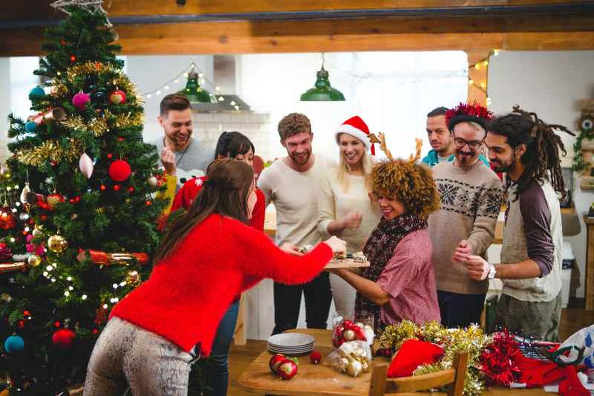 Organizar juegos divertidos es una idea estupenda para amenizar la velada