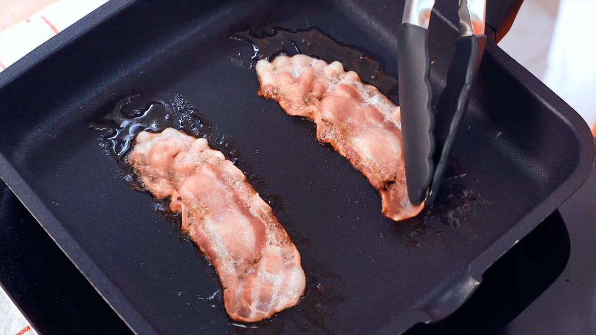 Receta de ensalada templada con queso de cabra, cebolla caramelizada y nueces  paso 3