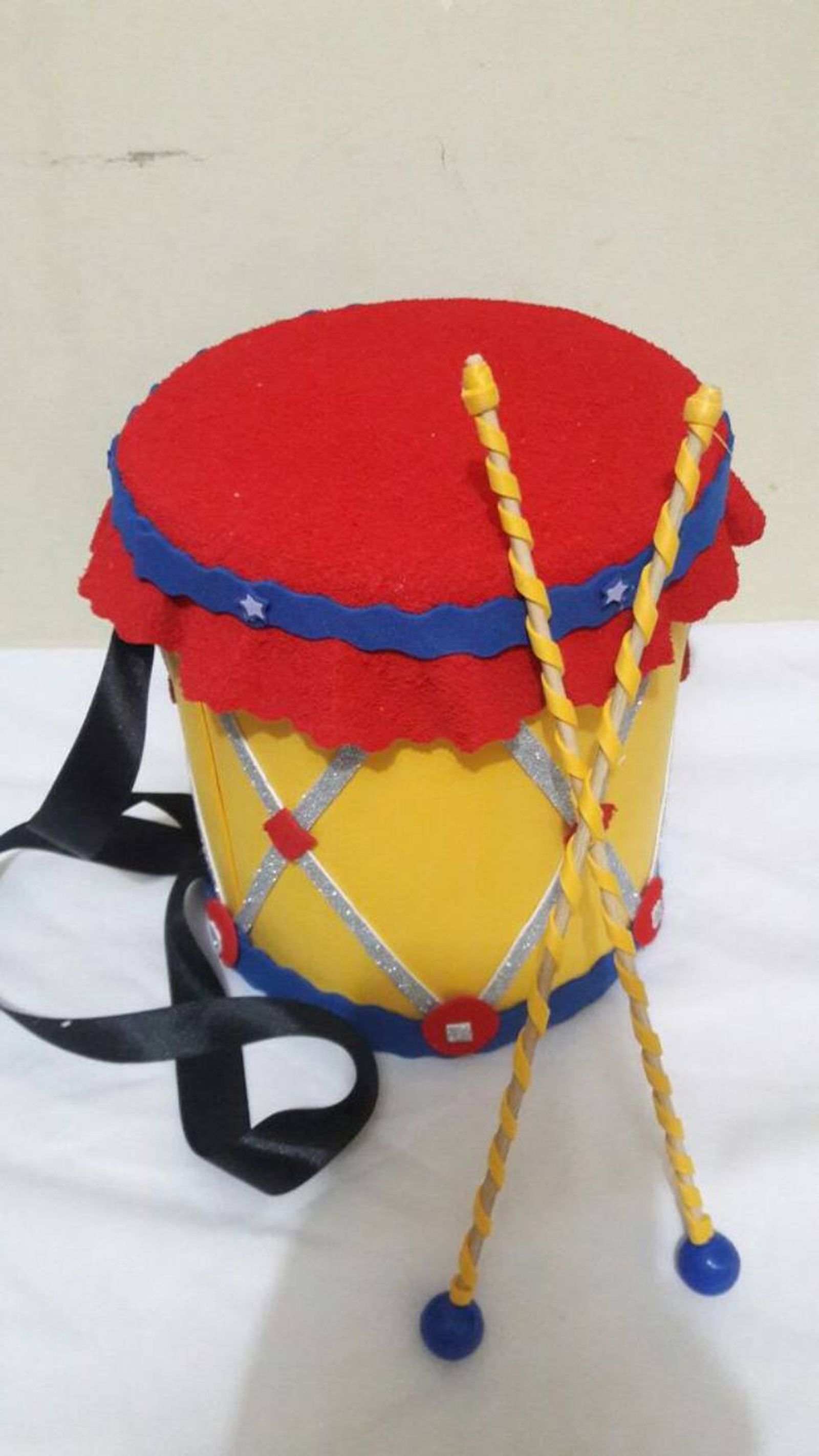 2 instrumentos materiales reciclados tambor goma eva fieltro pinterest L'Decora Manualidades y decoraciones de eventos soci 2 instrumentos materiales reciclados tambor goma eva fieltro pinterest L'Decora Manualidades y decoraciones de eventos soci