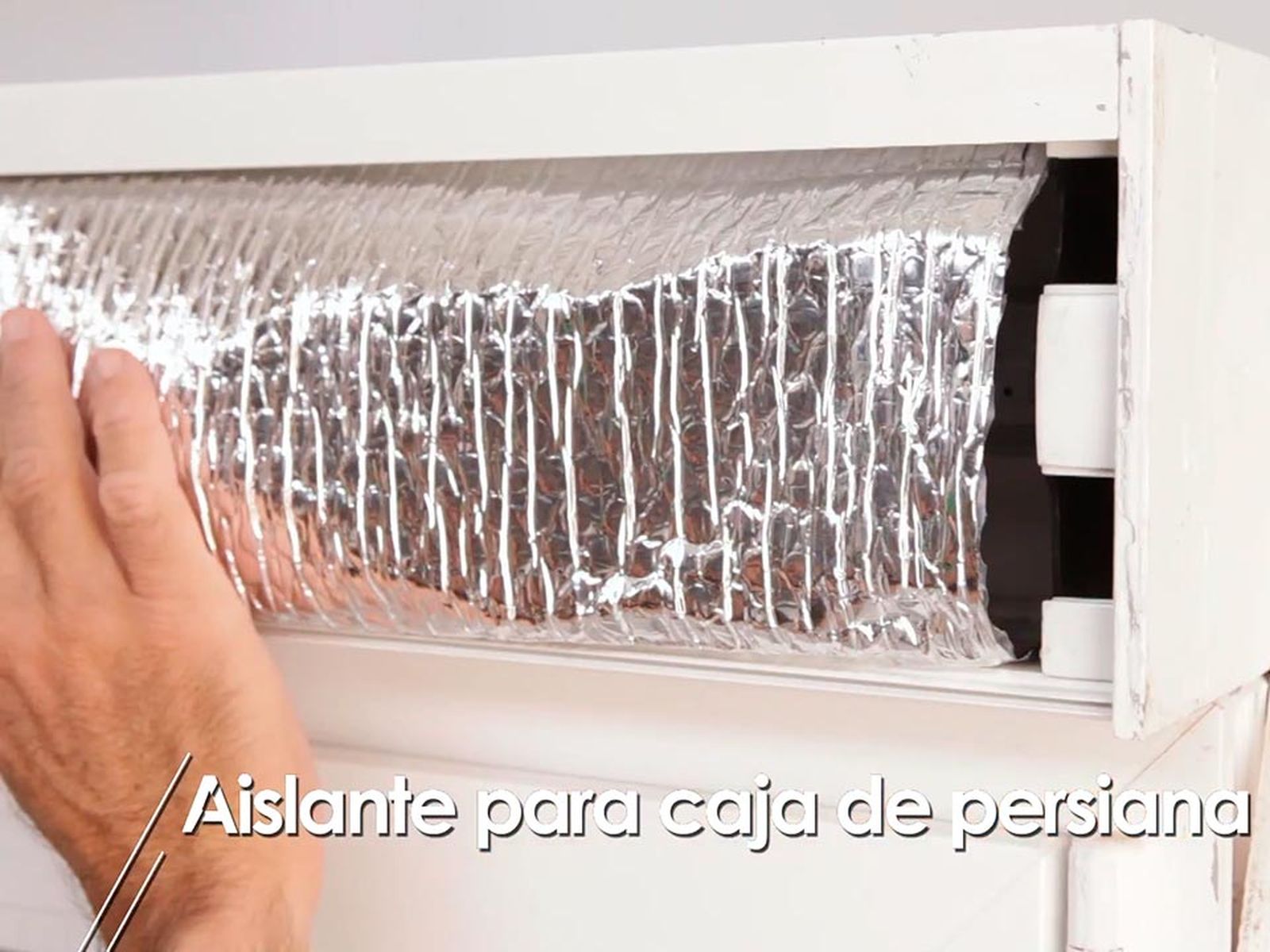 Cómo aislar la caja de la persiana paso 5