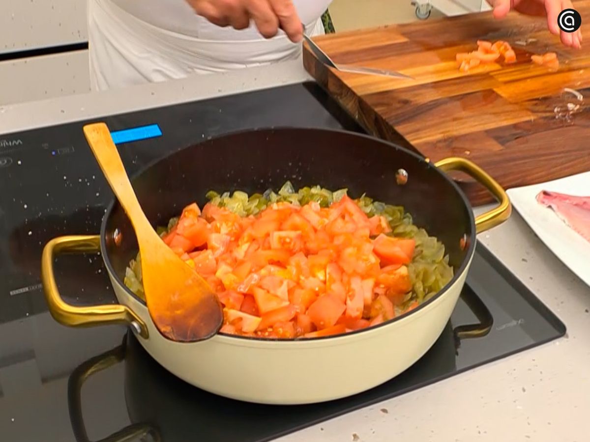 Sofríe las hortalizas a fuego medio-alto