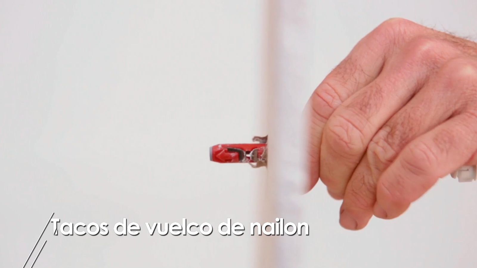 Cómo usar tacos de vuelco de nylon paso 2 Cómo usar tacos de vuelco de nylon paso 2