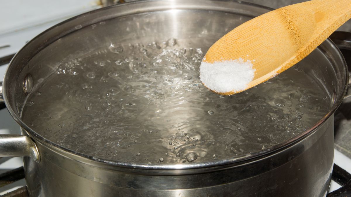 El agua de cocción salada no sería apta para reutilizar