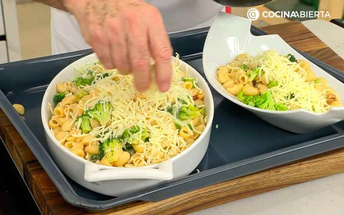 Añade queso rallado