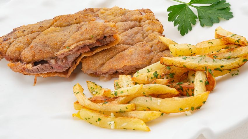 Cordon bleu crujiente por fuera y tierno por dentro, así lo prepara Arguiñano con sus patatas fritas