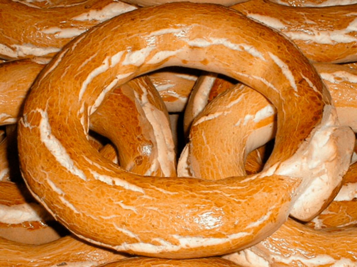 Un clásico de la repostería vallisoletana: rosquillas de palo, perfectas para acompañar un café o té.