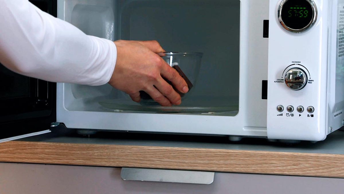 Receta de turrón de chocolate y arroz inflado  paso 1