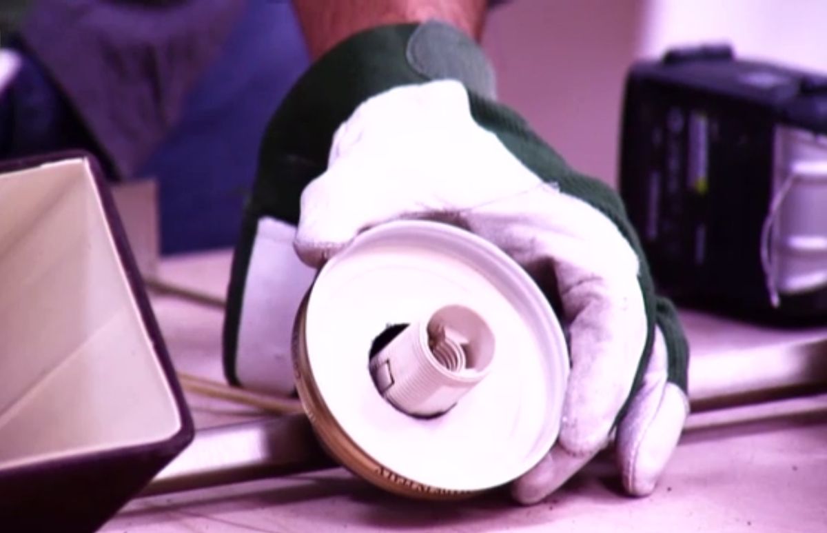 Lámpara con tarros de cristal paso 3