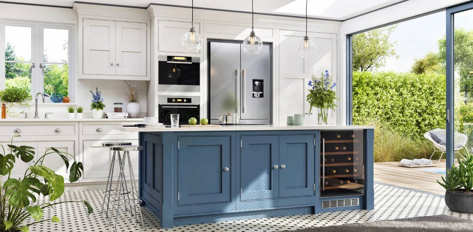 Cocina con isla de madera azul. Cocina con isla de madera azul.
