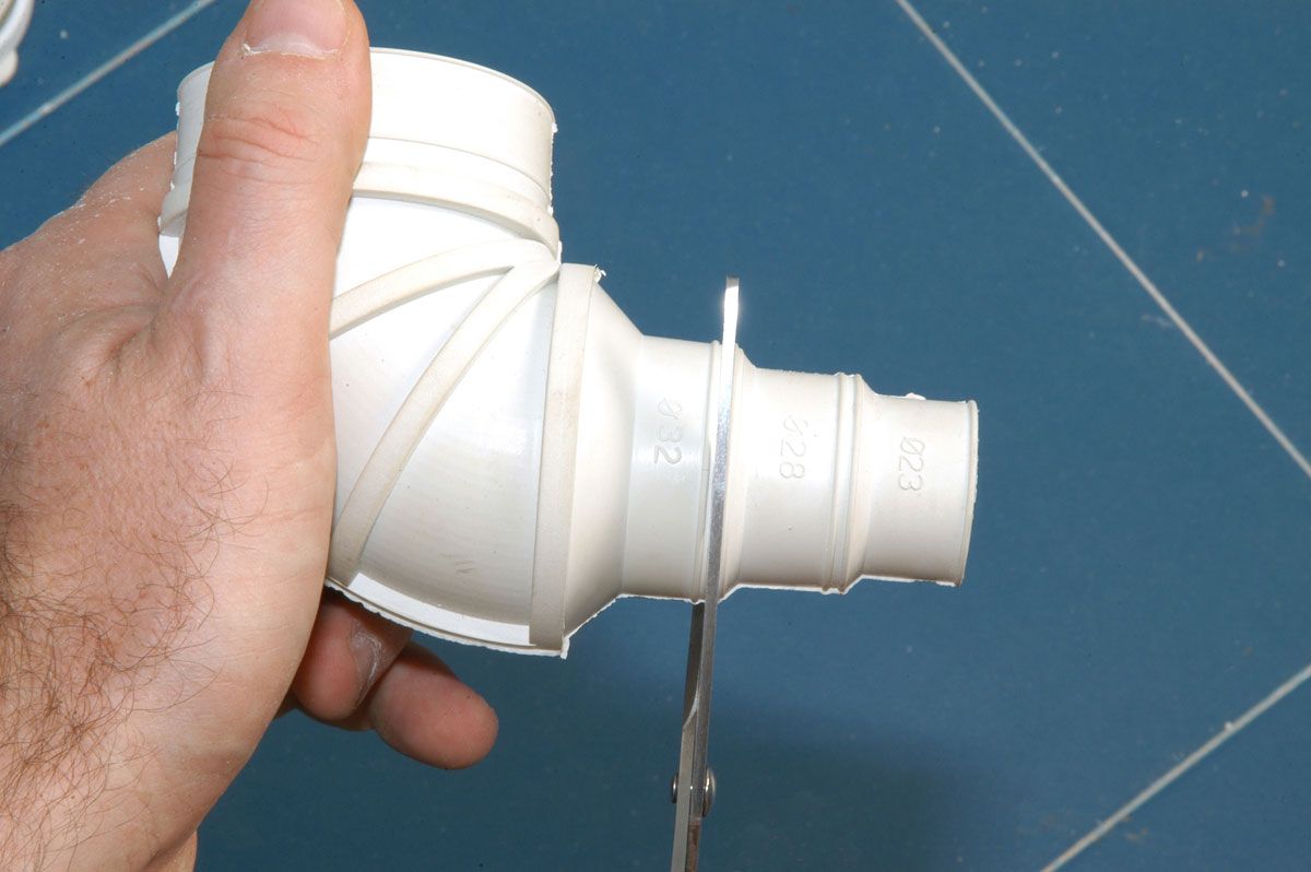 Como instalar un triturador sanitario paso 17