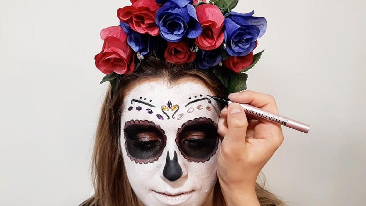 Cómo hacer maquillaje de Catrina o calavera mexicana - paso 7