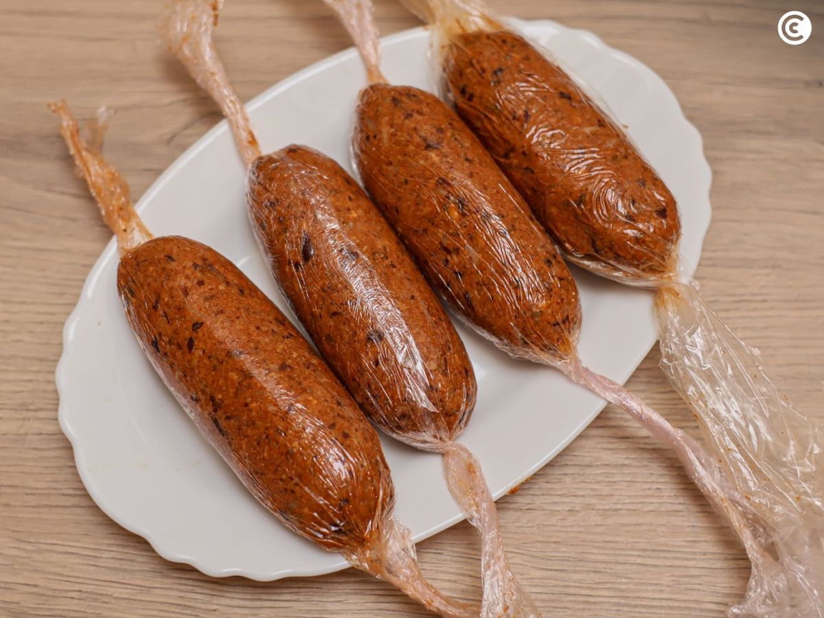 Dar forma a los chorizos veganos