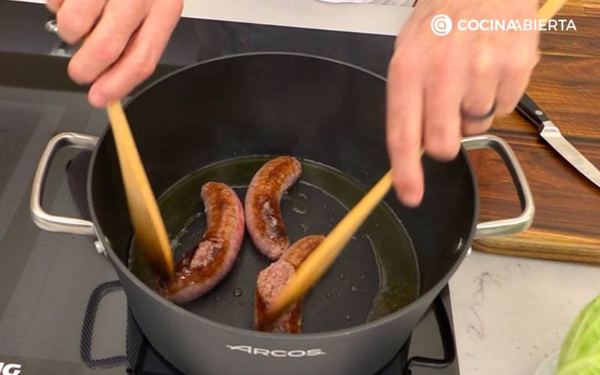 Rehoga las butifarras