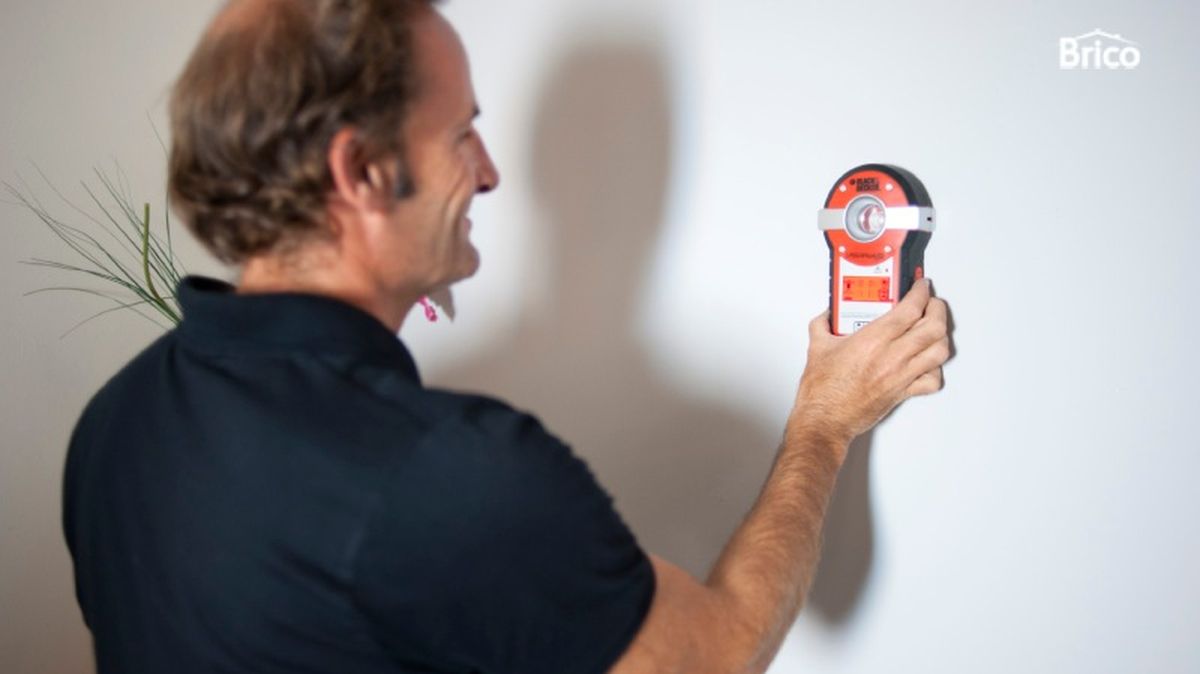 Herramienta laser en la pared