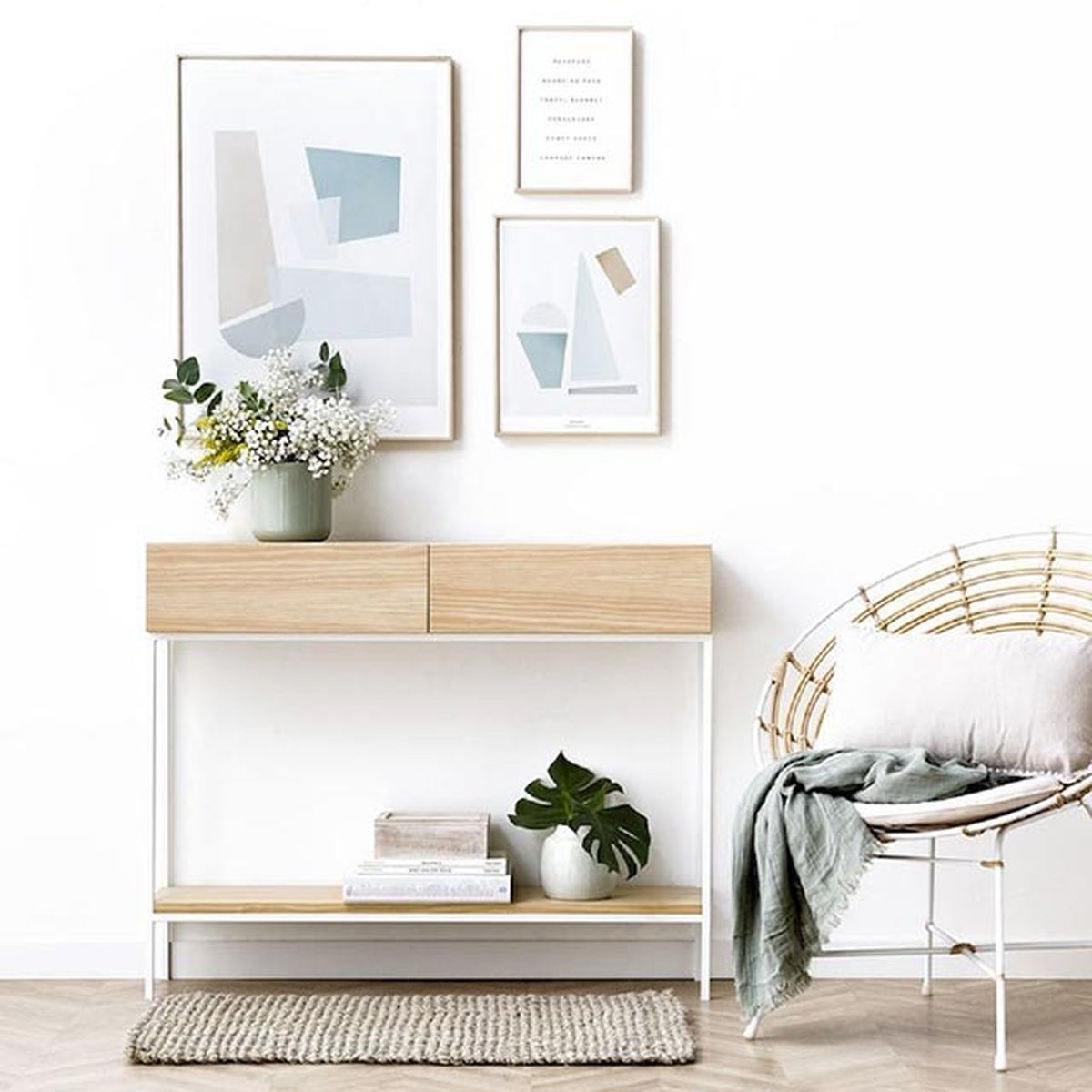 Descubre los muebles esenciales para decorar la entrada de la casa 2