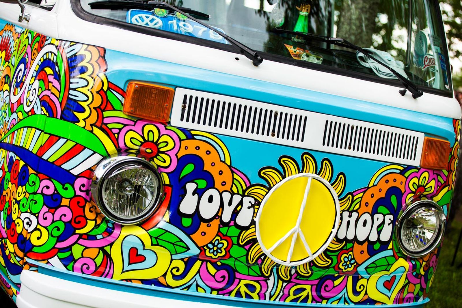 como decorar una furgoneta hippie vinilos