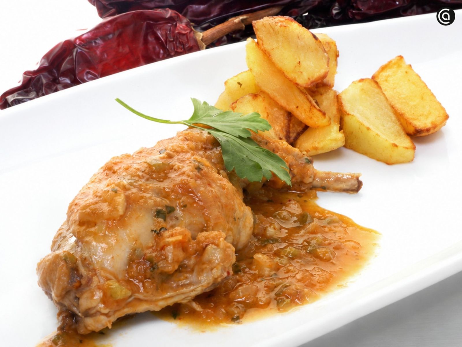 Conejo al chilindrón con patatas, receta de Karlos Arguiñano
