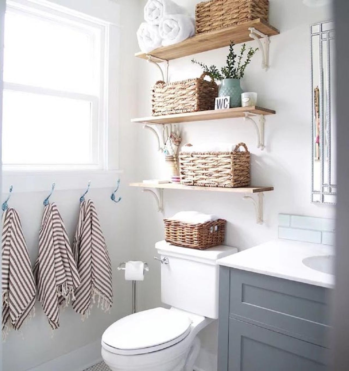 Claves para decorar un baño pequeño moderno y funcional 1