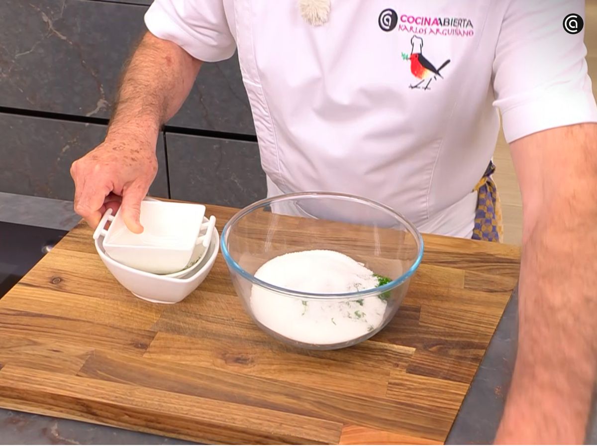 En un bol mezcla los ingredientes del marinado