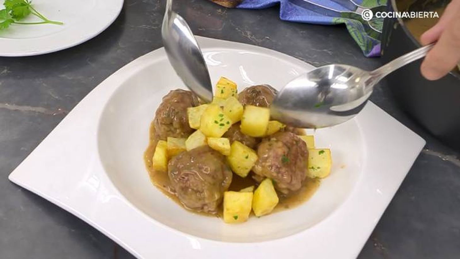 albondigas en salsa patatas