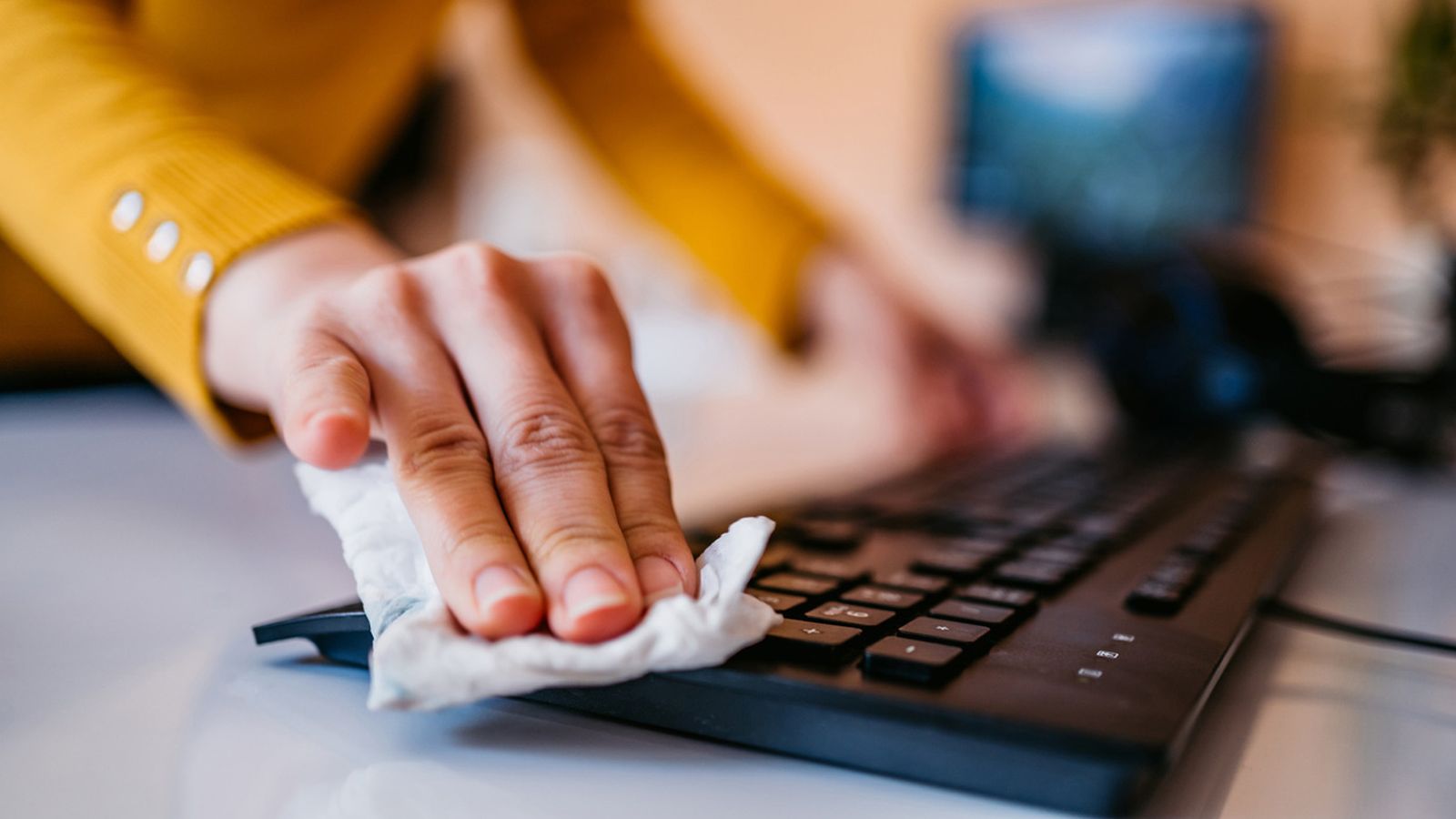 como limpiar el teclado del ordenador portatil