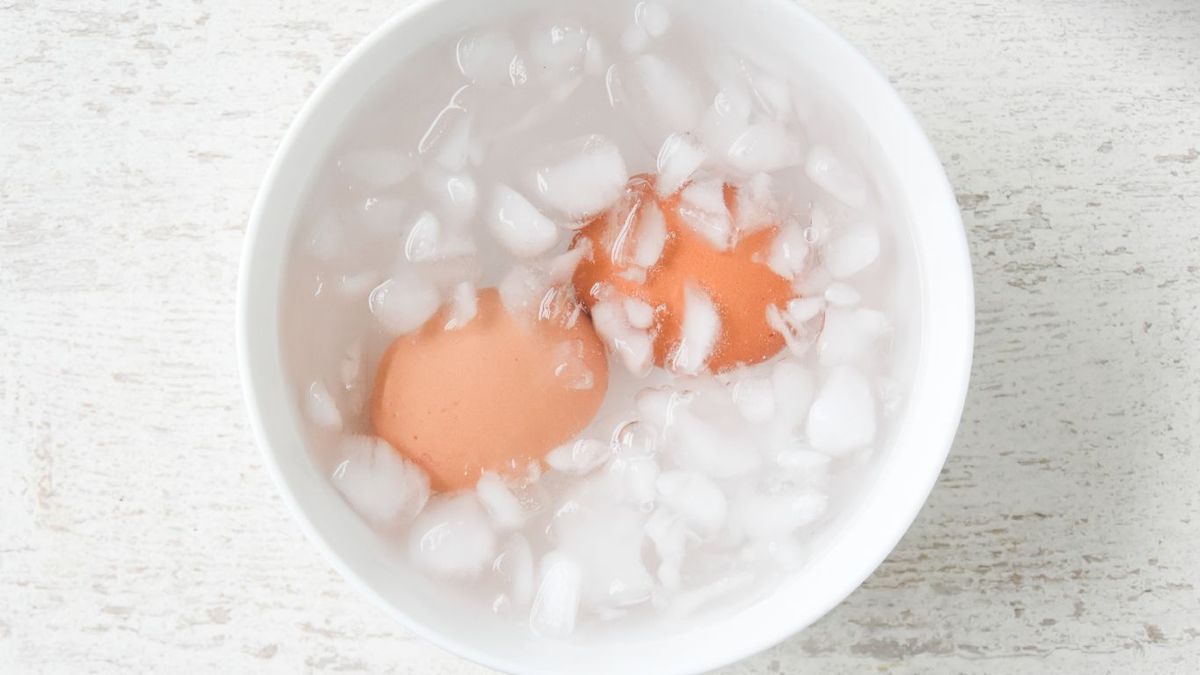 Huevos cocidos en hielo