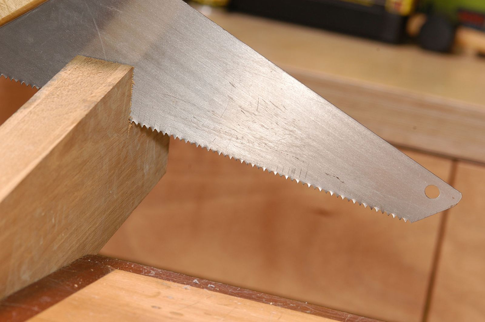 Sierra de mano para madera paso 6 Sierra de mano para madera paso 6