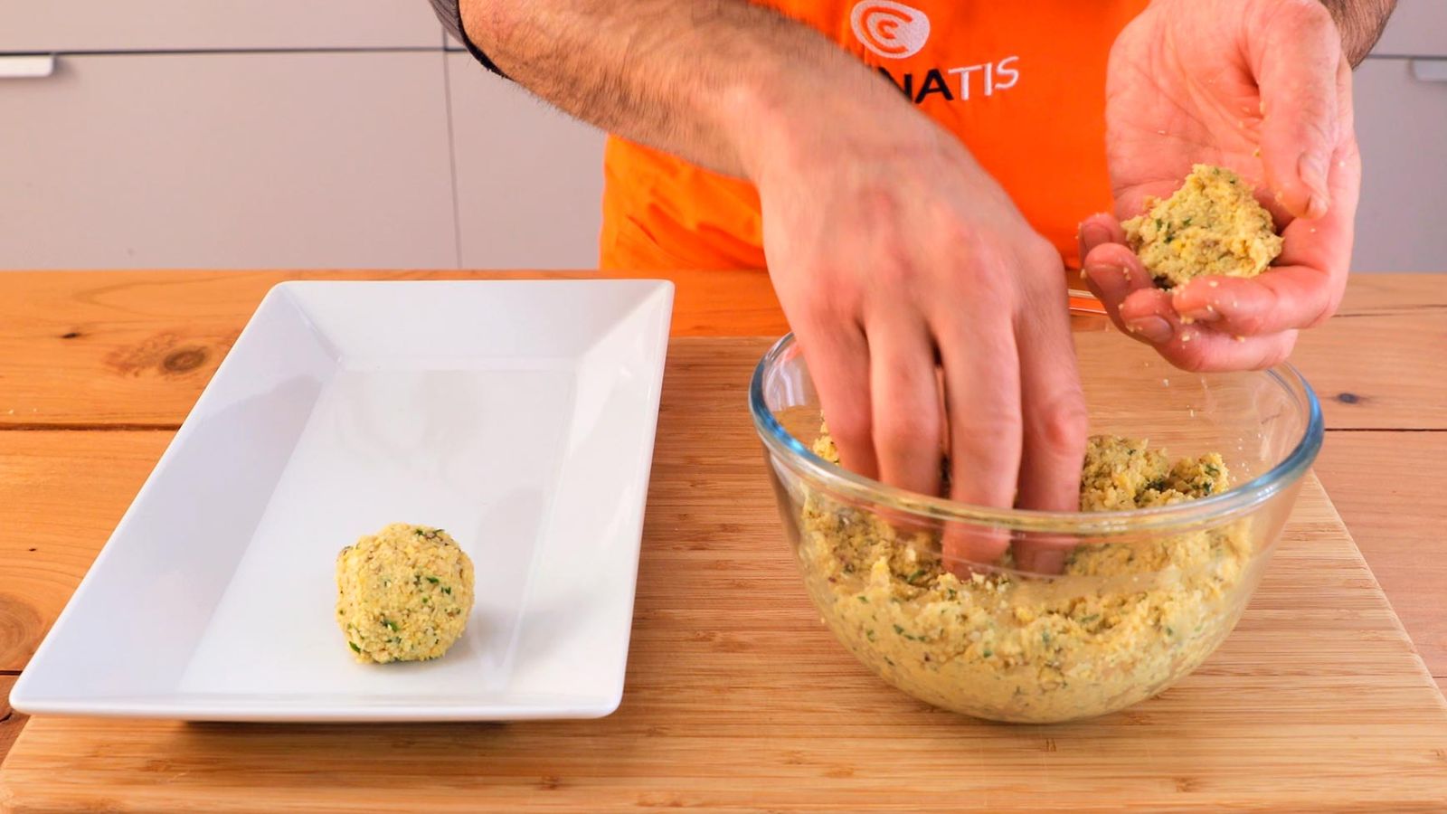 Receta de falafel con salsa de yogur paso 3 Receta de falafel con salsa de yogur paso 3
