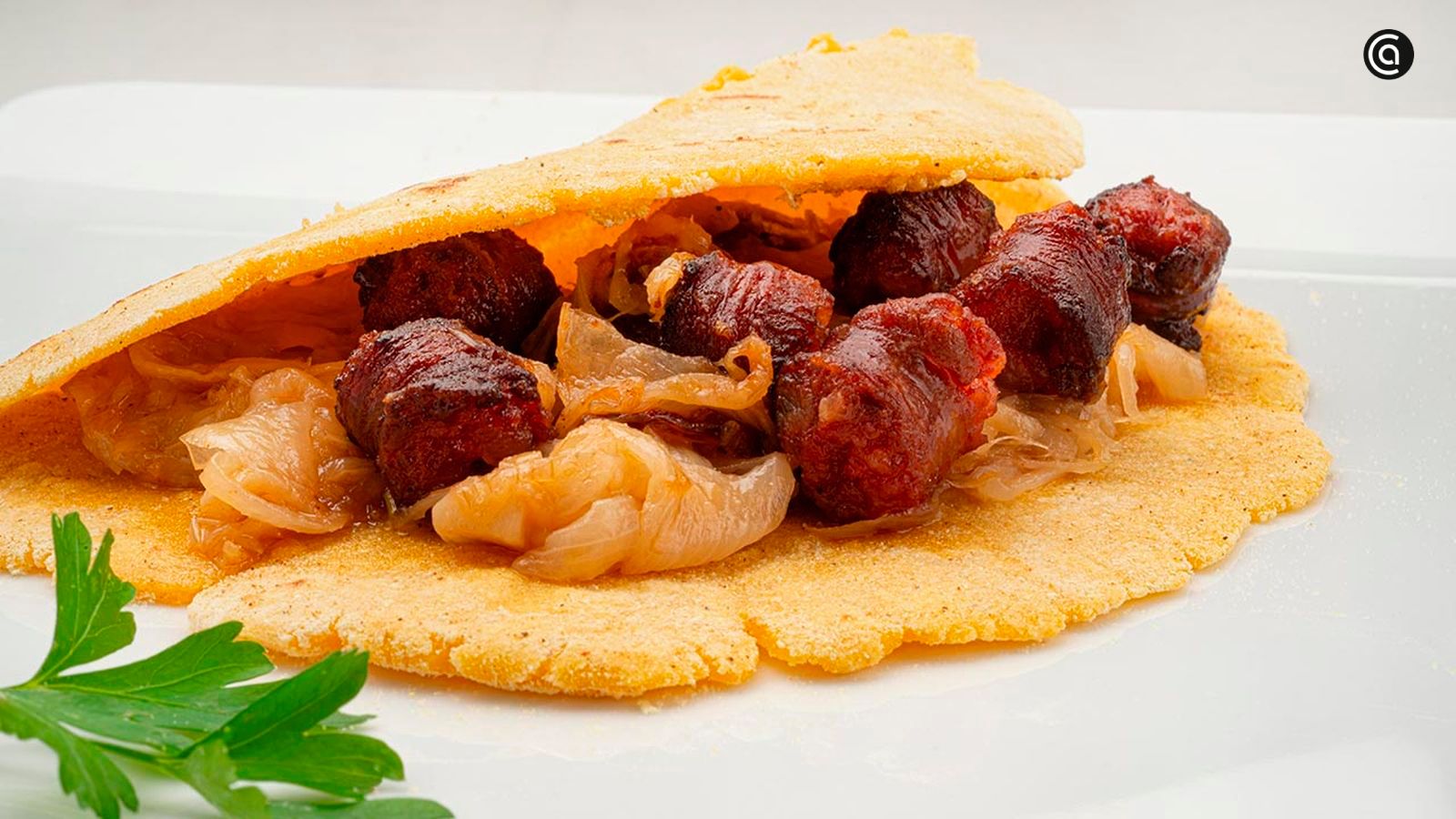 Talo con txistorra y cebolla, receta de Karlos Arguiñano