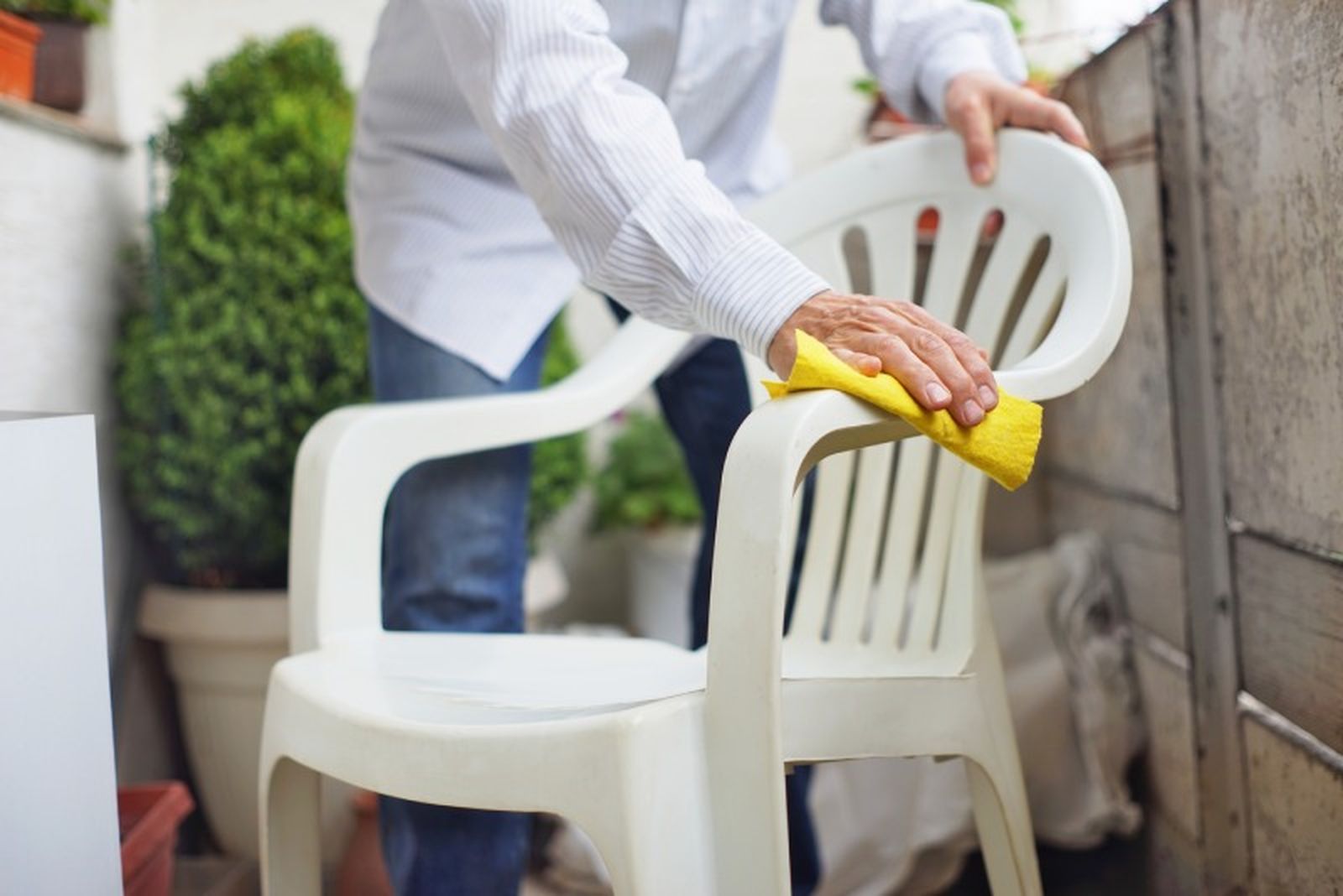 Tus muebles blancos volverán a brillar como el primer día.