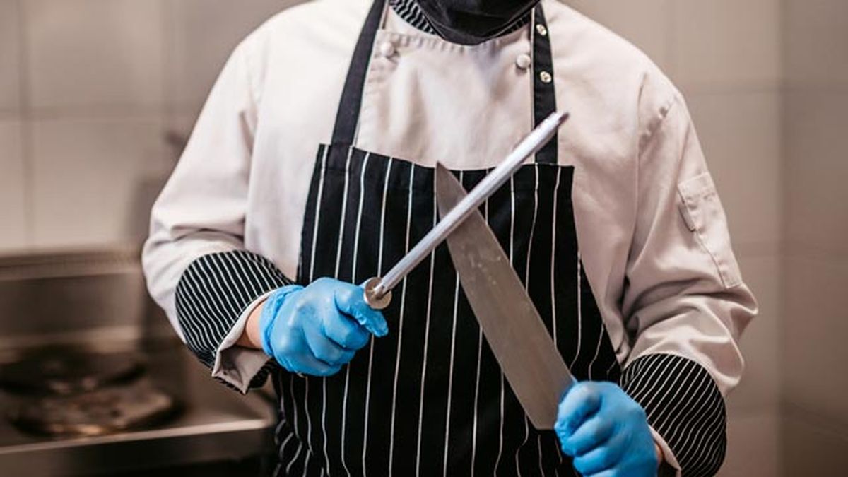 Infografía sobre cómo afilar cuchillo con chaira / Imagen: Arcos